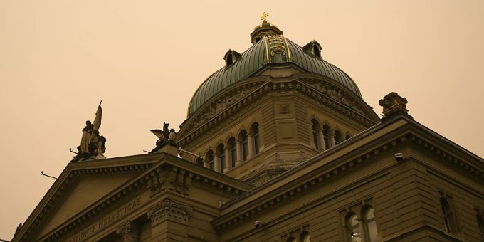 Das Aussendepartement (EDA) im Bundeshaus wird von Hackern angegriffen – besteht ein Zusammenhang mit dem Ukraine-Krieg? Aussendepartement EDA Ukraine-Krieg