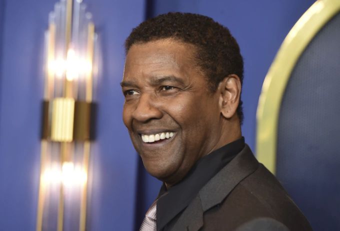 Hollywood-Star Denzel Washington erhält die Auszeichnung von US-Präsident Joe Biden. Denzel Washington