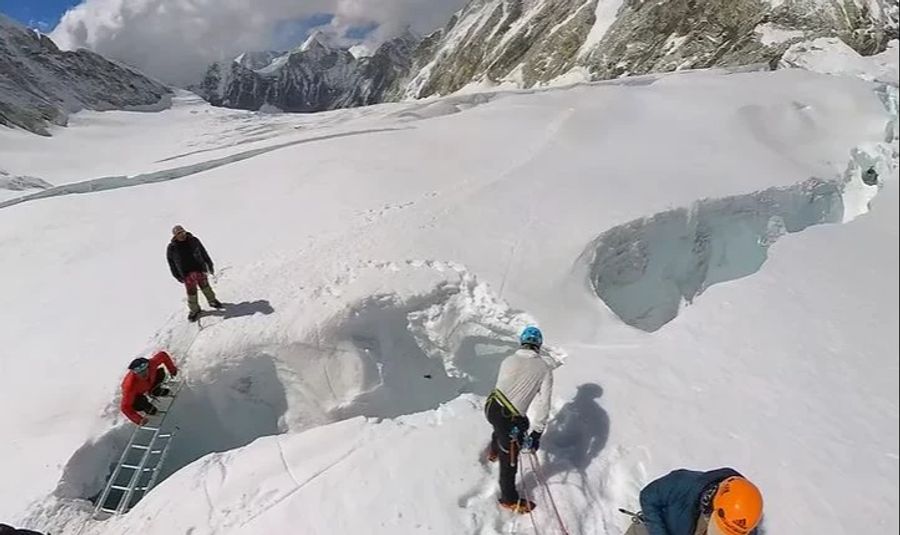 Die Gletscherspalte war von Schnee verdeckt und somit von oben kaum sichtbar.