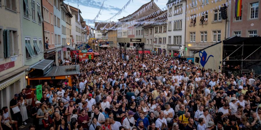 Während der Winterthurer Musikfestwochen ist die Altstadt voller Menschen.