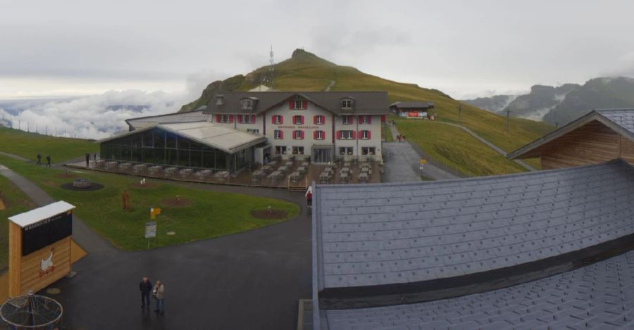 Diese Aufnahmen zeigen die Männlichen Bergstation zu gleichen Zeit am Vortag.