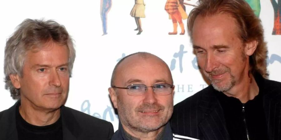 Tony Banks (l-r), Phil Collins und Mike Rutherford haben acht Konzerte in Grossbritannien angekündigt. Foto: epa Daniel Deme/epa/dpa