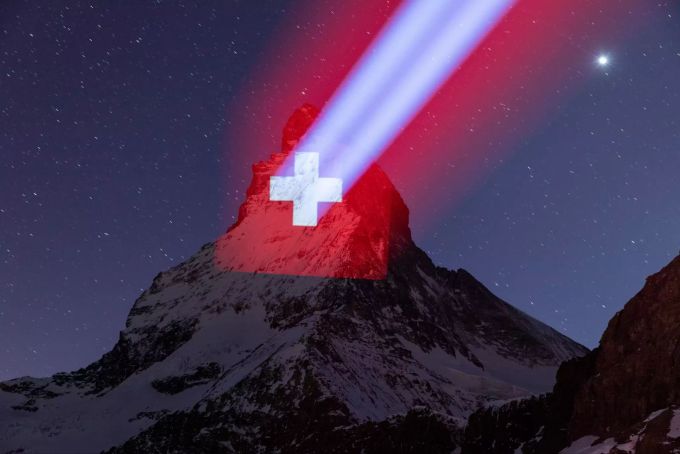Testbeleuchtung vom Lichtkünstler Gerry Hofstetter. Zermatt Coronavirus