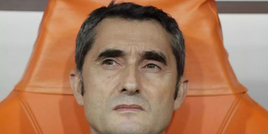 Könnte beim FC Barcelona seinen Job verlieren: Trainer Ernesto Valverde. Foto: Hassan Ammar/AP/dpa