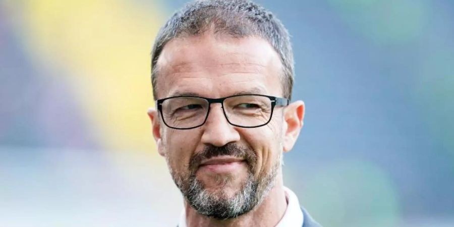 Gibt Entwarnung für die vier positiv auf das Coronavirus getesteten Frankfurter Teammitglieder: Sport-Vorstand Fredi Bobic. Foto: Uwe Anspach/dpa
