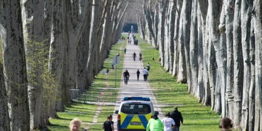 Polizeipatrouille am Sonntag in Stuttgart