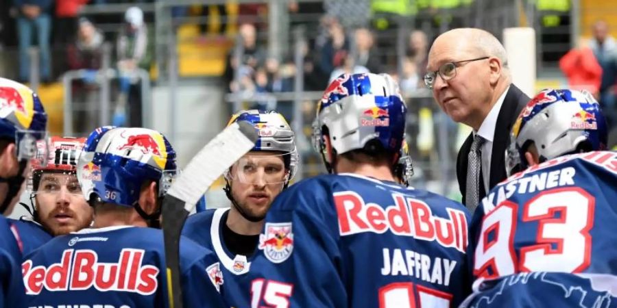 Der EHC Red Bull München hat nach der vorzeitig abgebrochenen DEL-Saison weitere Personalentscheidungen getroffen. Foto: Angelika Warmuth/dpa