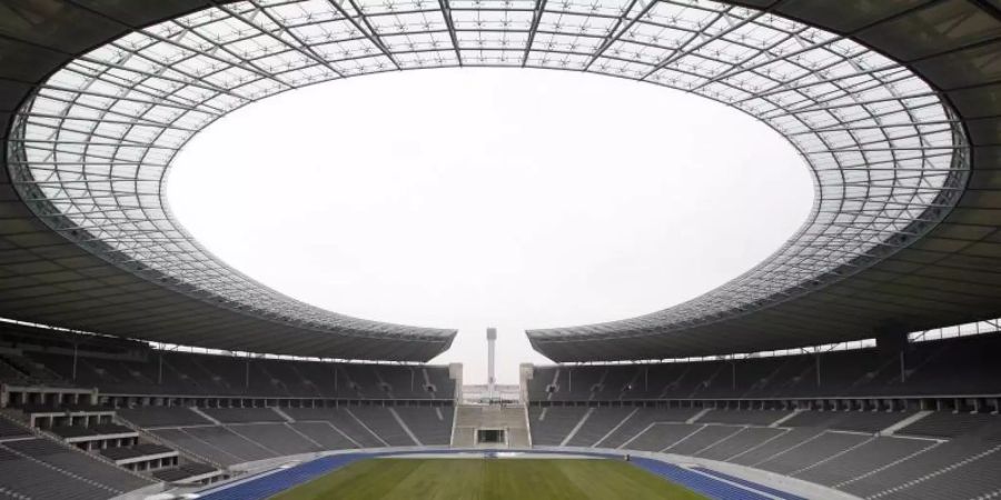 Im Falle einer Gefährdung von Spielern und Zuschauern können nur die lokalen Gesundheitsbehörden ein Spiel absagen. Foto: picture alliance / dpa