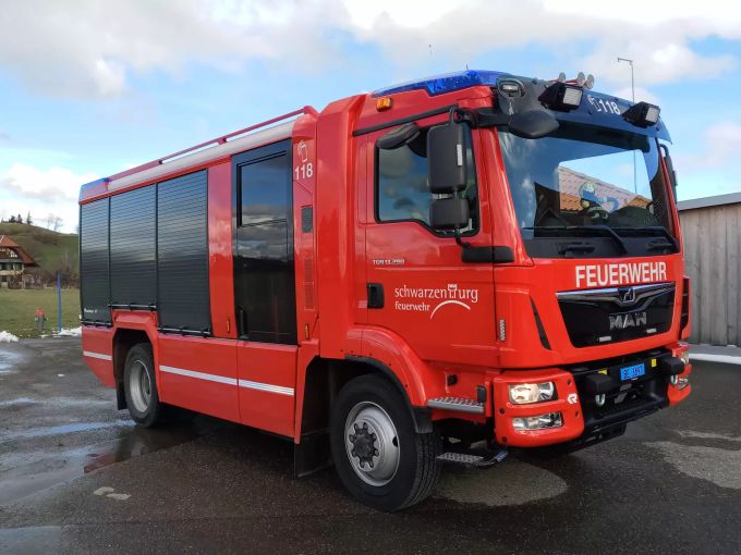 Das neue Tanklöschfahrzeug der Feuerwehr Schwarzenburg wurde von der Firma Rosenbauer gebaut und ausgestattet. Feuerwehr Schwarzenburg