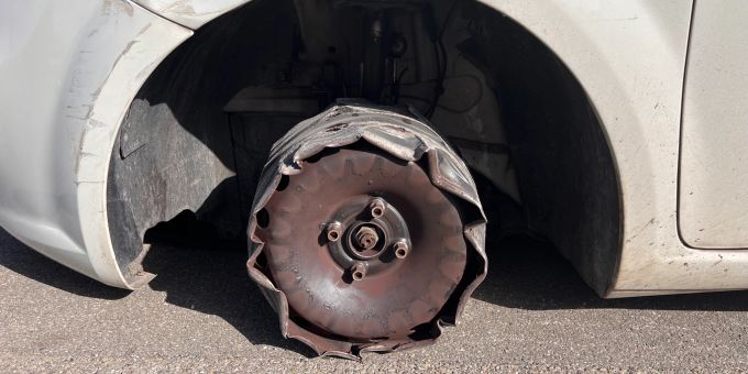 Lenker ohne Reifen unterwegs Lenker ohne Reifen unterwegs