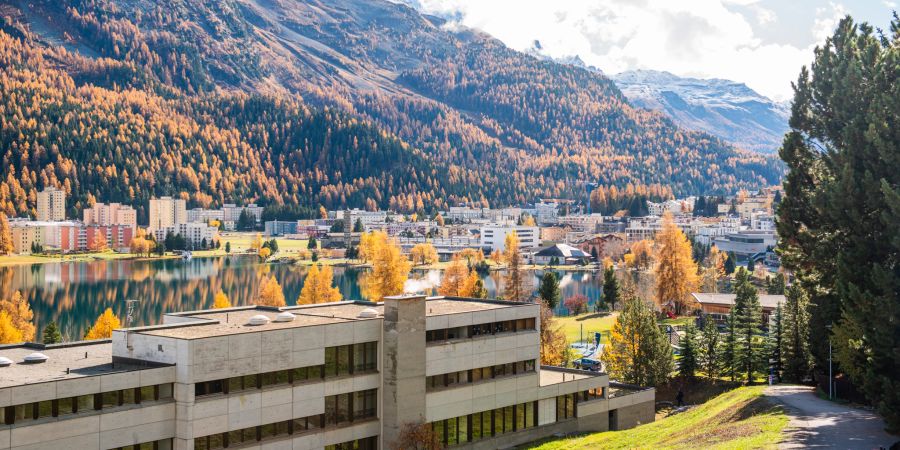 Herbstliches St. Moritz im Oberengadin. - Region Maloja