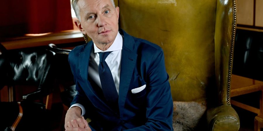 Der Musiker Max Raabe am Rande eines dpa-Interviews.