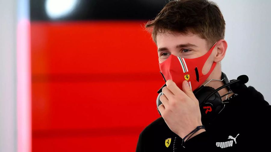 Arthur Leclerc als Zuschauer bei Testfahrten für Ferrari in Fiorano.