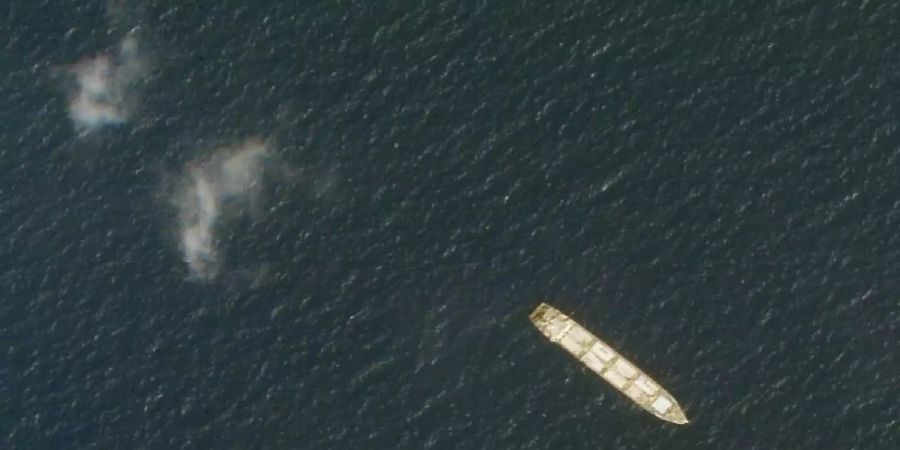 Das iranische Frachtschiff liegt im Roten Meer vor der Küste des Jemen. Foto: -/Planet Labs Inc./AP/dpa