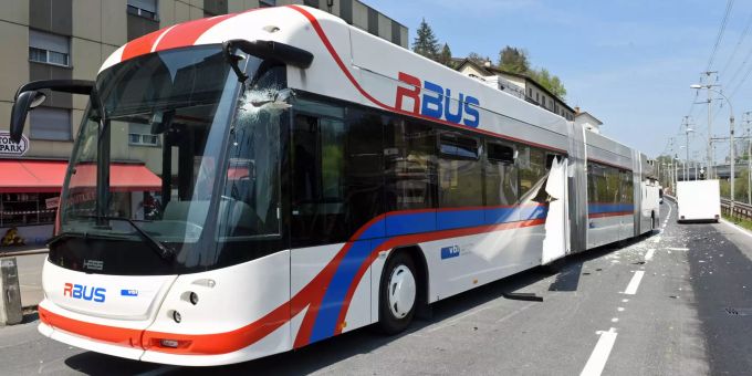 Die Hauptstrasse war für etwa zweieinhalb Stunden gesperrt. Verkehrsbetriebe Luzern