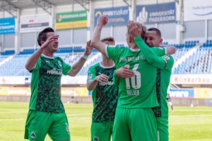 Greuther Fürth darf weiter vom direkten Aufstieg in die Bundesliga träumen. Fürth Bundesliga