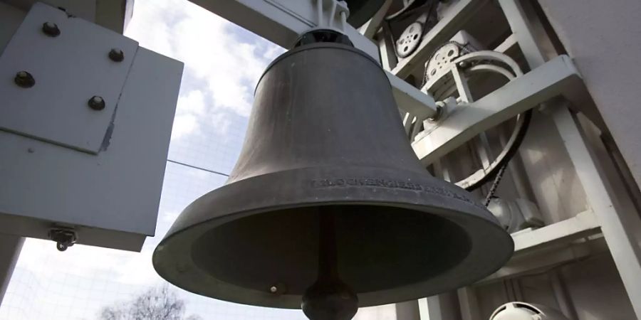 Am Freitagmittag soll mit Glockengeläut der Opfer der Pandemie gedacht werden. Die Evangelisch-reformierte Kirche der Schweiz unterstützt diese Initiative von Bundespräsident Guy Parmelin. (Symbolbild)