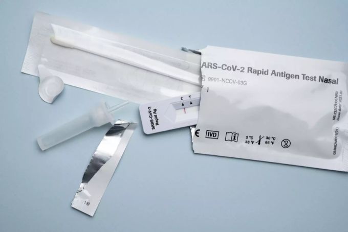 Die Gratis-Corona-Selbsttests sind seit vergangenem Mittwoch in rund 300 Schweizer Apotheken erhältlich. Coronavirus Test