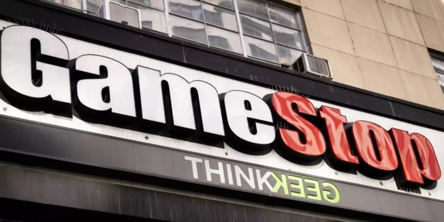 Gamestop Games gaming