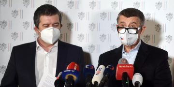 Prag weist wegen Explosion 18 russische Botschaftsmitarbeiter aus