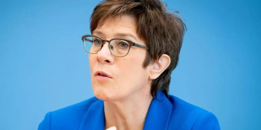 Nord Stream 2 zählt seit Jahren zu den Hauptstreitpunkten in den deutsch-amerikanischen Beziehungen. Nun hat sich Verteidigungsministerin Annegret Kramp-Karrenbauer (CDU) positioniert. Foto: Kay Nietfeld/dpa