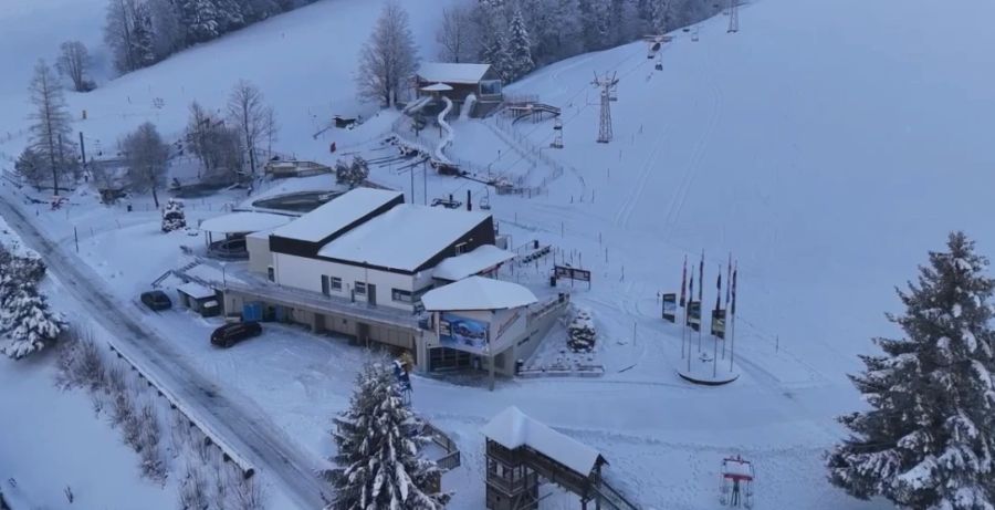 Grünes Licht für die Lifte gabs schon heute Mittwochmorgen im Skigebiet Atzmännig SG.