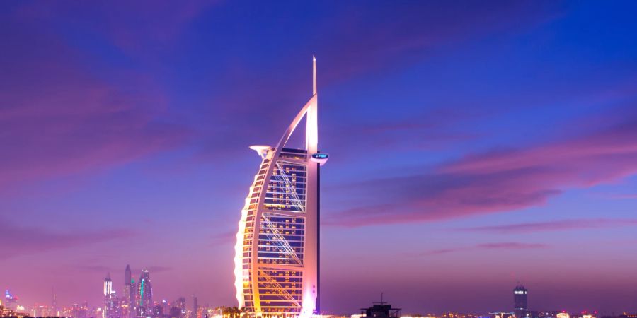Das Burj al-Arab Nacht ist ein Luxus 7-Sterne-Hotel.