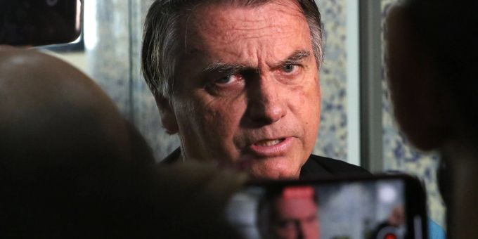 Jair Bolsonaro muss seinen Reisepass binnen 24 Stunden abgeben. Jair Bolsonaro