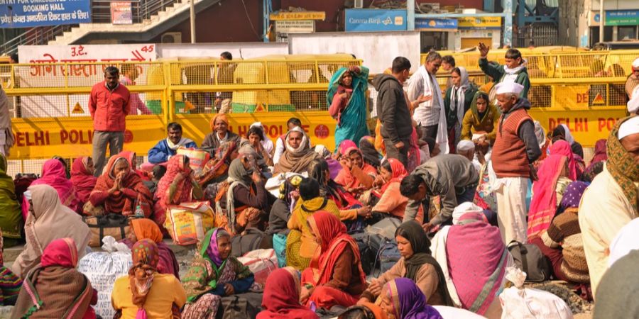 Hauptbahnhof Neu Delhi Menschenmenge Boden