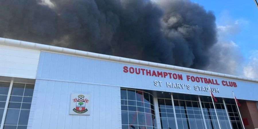 Das Spiel zwischen Southampton und Preston North End wurde wegen eines Grossbrands in der Nähe des Stadions abgesagt.