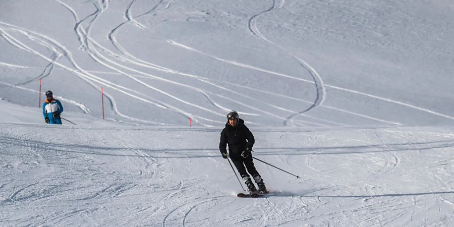 Wegen den im Vergleich zum Vorjahr guten Schneeverhältnissen ist die Wintersaison 2023/24 in den hiesigen Skigebieten gut angelaufen. So lag die Zahl der Ersteintritte laut dem Branchenverband Seilbahnen Schweiz bis Ende Dezember um 26 Prozent über Vorjahr. (Archivbild)