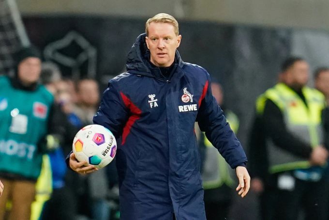 Trainer Timo Schulz steckt mit dem 1. FC Köln mitten im Abstiegskampf. 1. FC Köln Schulz.