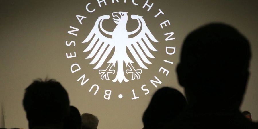 Die beiden Angeklagten sollen während des russischen Angriffskriegs gegen die Ukraine 2022 Staatsgeheimnisse an den russischen Geheimdienst FSB geliefert und dafür Hunderttausende von Euro erhalten haben. Einer von ihnen arbeitete beim BND (Symbolbild).