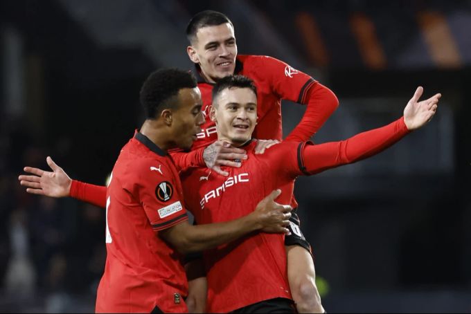 Fabian Rieder spielt seit letztem Sommer für Rennes. Fabian Rieder Zeki Amdouni