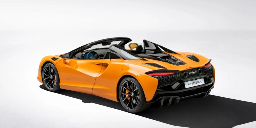 2025 McLaren Artura Spider