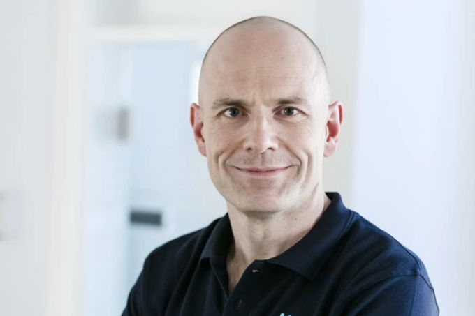 Gynäkologe Thomas Eggimann erklärt, dass bei Schwangeren mit akuten einseitigen Beinschmerzen der Verdacht auf Thrombose nahe liege. Eggimann