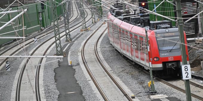 Viele Ausfälle - Warnstreiks im deutschen Nahverkehr haben begonnen