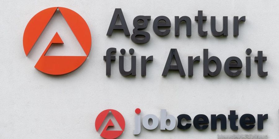 Jobcenter sollen dem Wirtschaftsministerium zufolge nur die tatsächlich anfallenden Ticketkosten übernehmen.