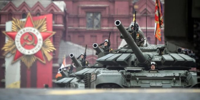 Russische T-72B3M Panzer am 9. Mai in Moskau. Panzer