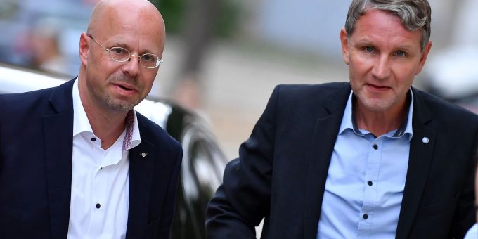 Gelten als zentrale neurechte Akteure: Andreas Kalbitz (l) und Björn Höcke (r). Gelten als zentrale neurechte Akteure: Andreas Kalbitz (l) und Björn Höcke (r).