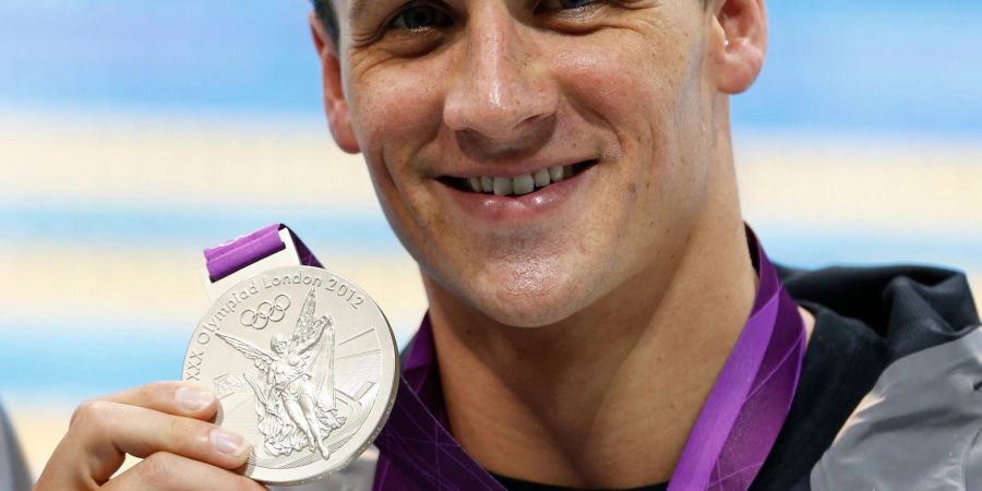 Hat all seine olympischen Bronze- und Silbermedaillen für eine Auktion zur Verfügung gestellt: Ryan Lochte.