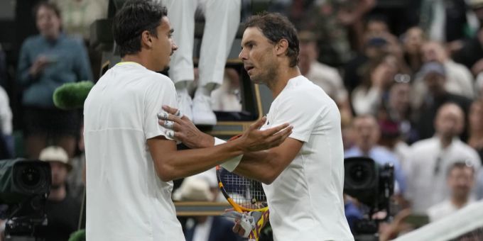 Lorenzo Sonego (l.) ist mit Rafael Nadals Verhalten in Wimbledon unzufrieden – dieser hat ein schlechtes Gewissen. Lorenzo Sonego Rafael Nadal