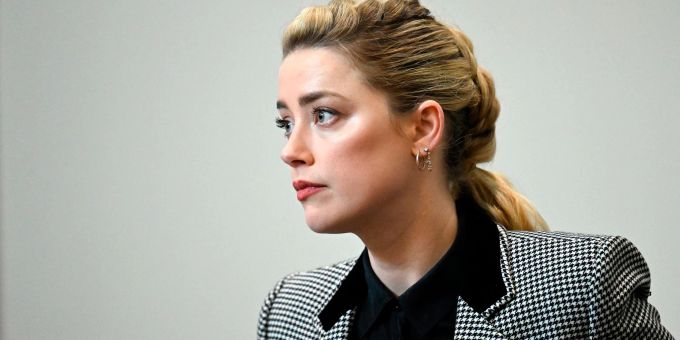 Amber Heard erhebt schwere Vorwürfe gegen ihren Ex-Mann. Amber Heard erhebt schwere Vorwürfe gegen ihren Ex-Mann.