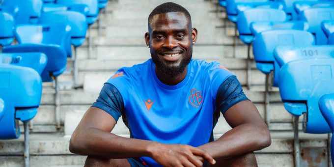 Kasim Adams Nuhu verteidigt ab sofort für den FC Basel. FC Basel Kasim Adams