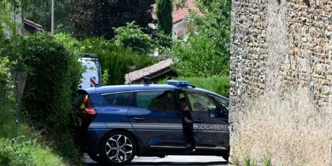 Ein Auto der Polizei in Douvres Ein Auto der Polizei in Douvres