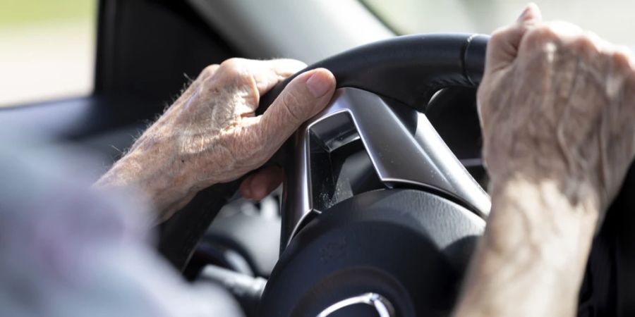 seniorin autofahren