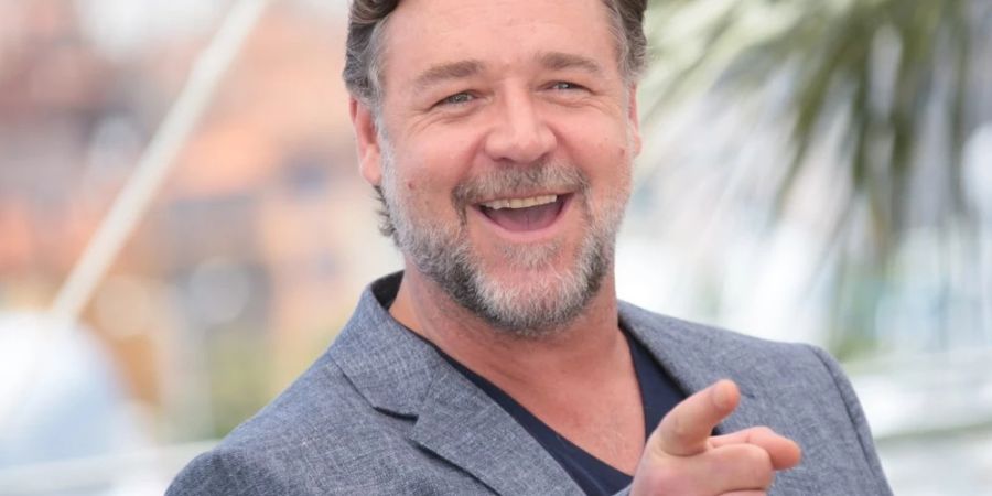 Russell Crowe scherzt gerne in den sozialen Medien.