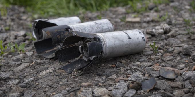 Munition von Streubomben in der Region Charkiw. Streumunition