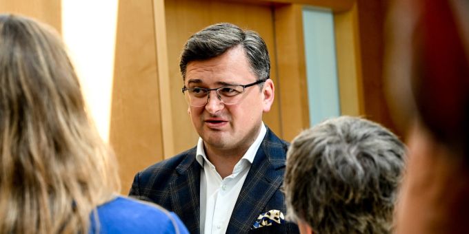 Der ukrainische Aussenminister Dmytro Kuleba in Berlin. EPA/FILIP SINGER ukraine krieg