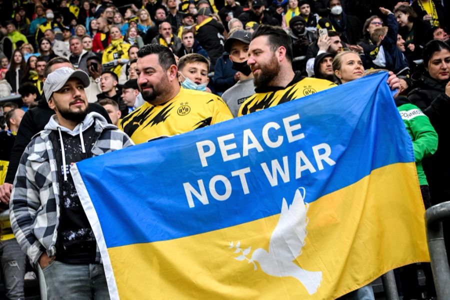 Die Botschaft der Fans: «Peace, not War»